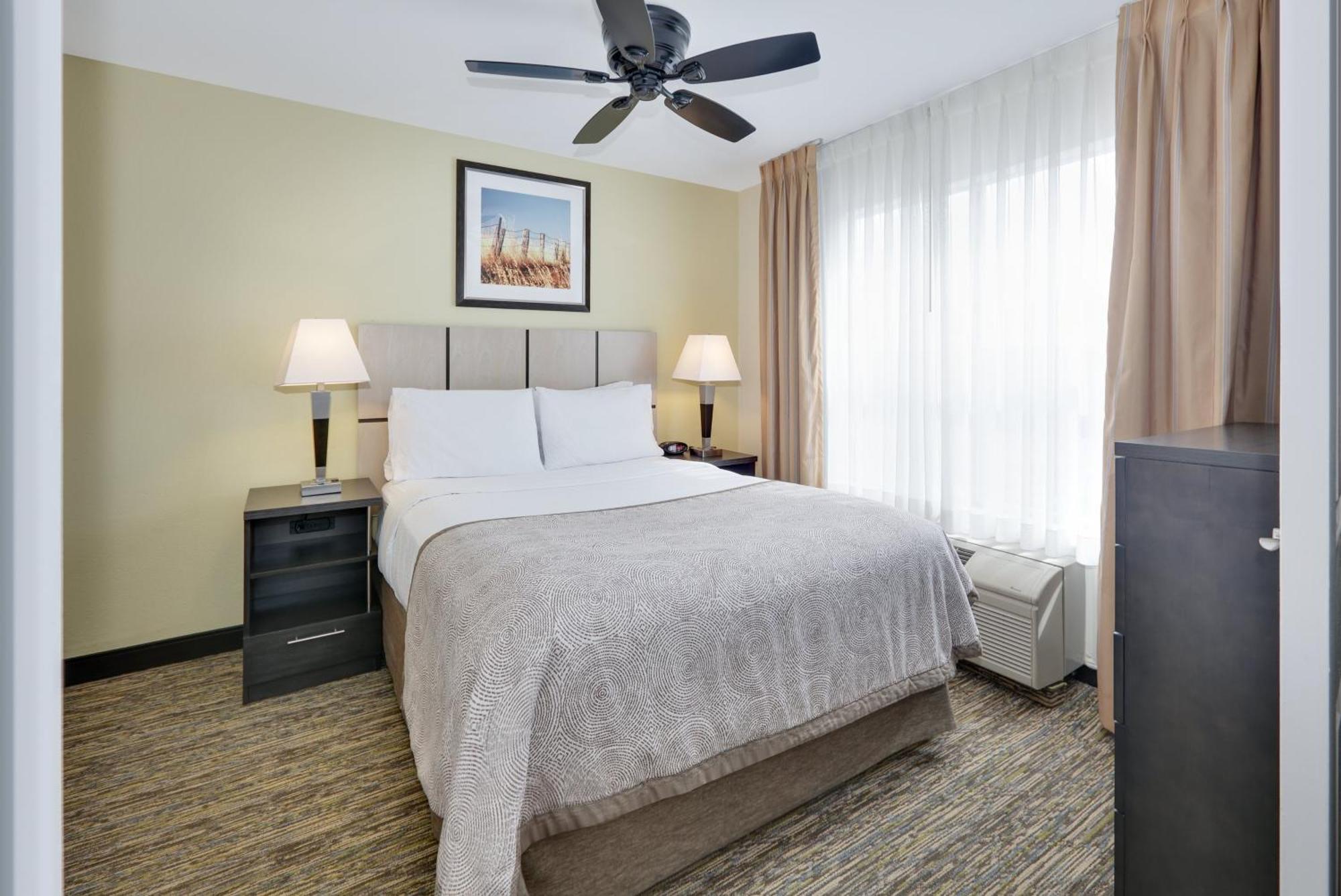 One-Bedroom Suite Disability Access or Non-Smoking