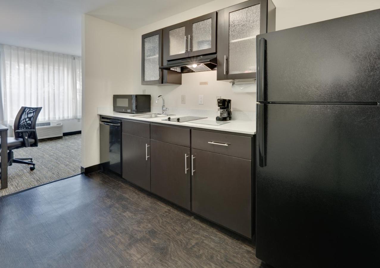One-Bedroom Suite Disability Access or Non-Smoking