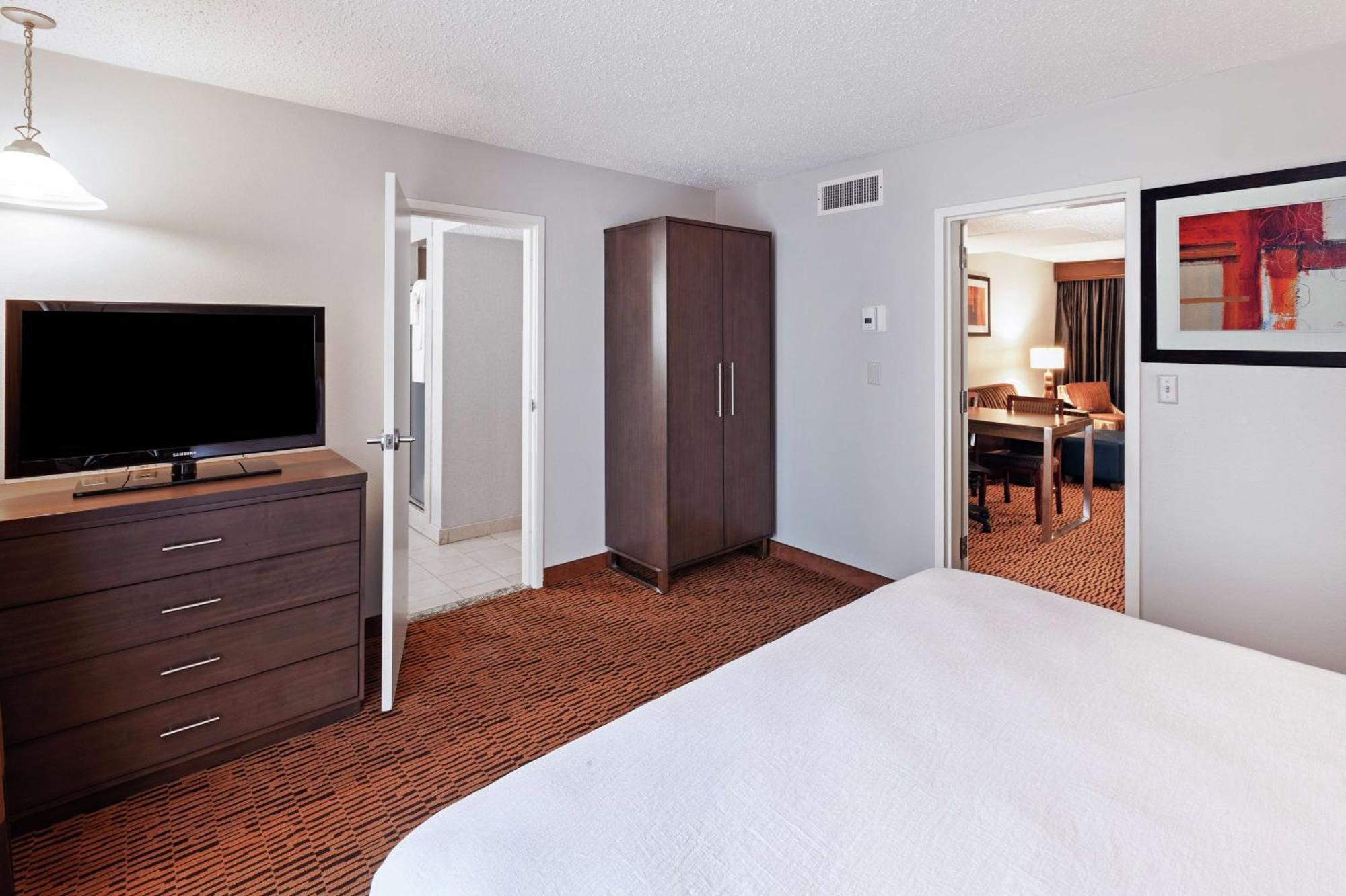Executive King Room - Non-Smoking