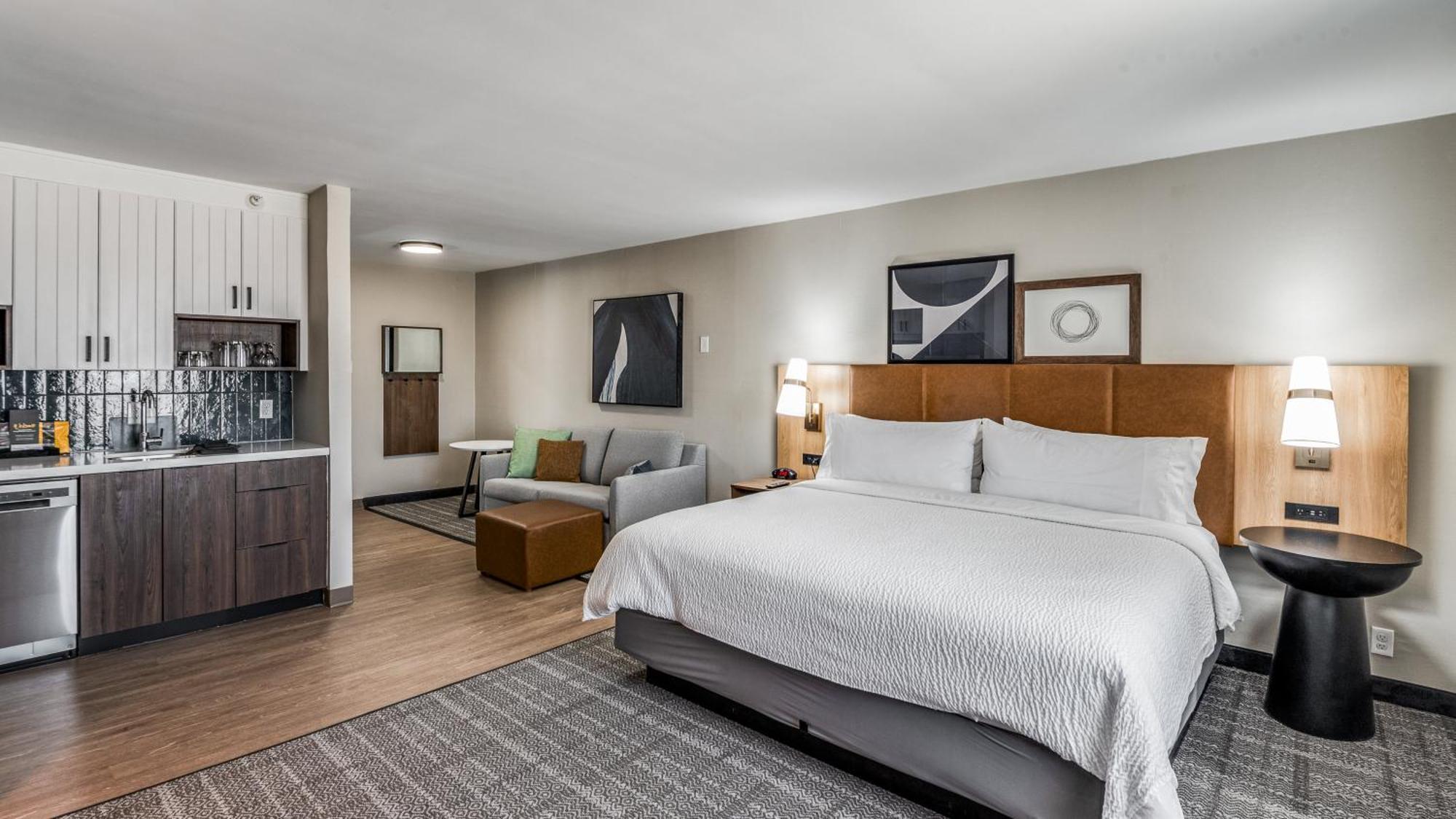 King Studio Suite