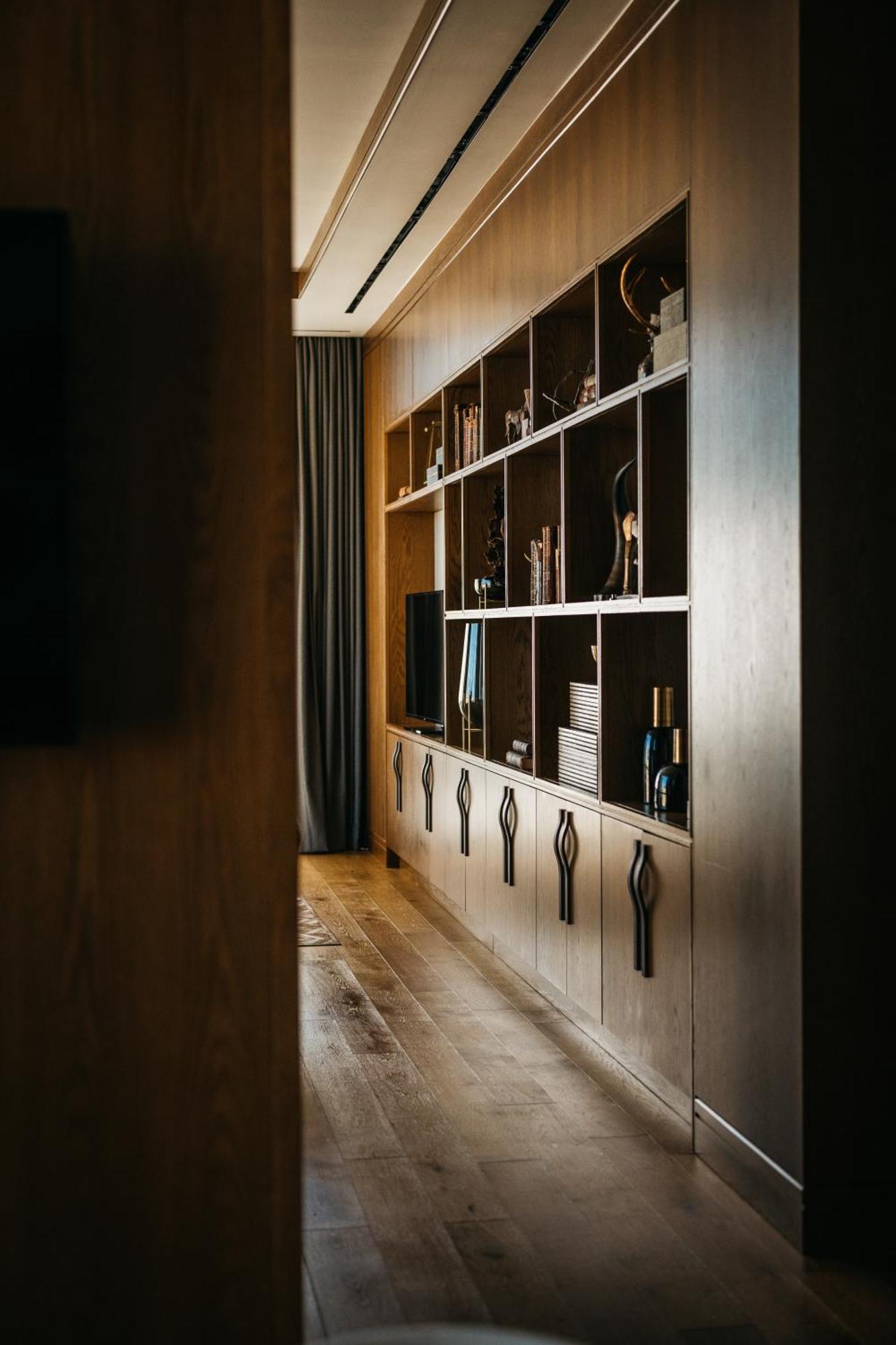 Superior King Suite