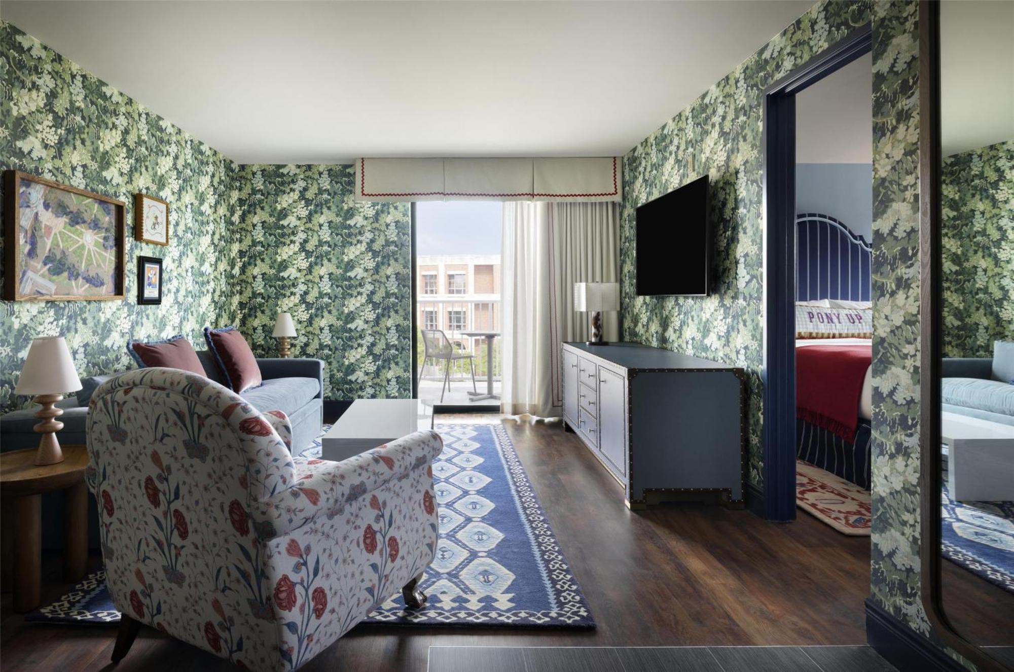 Graduate King Suite