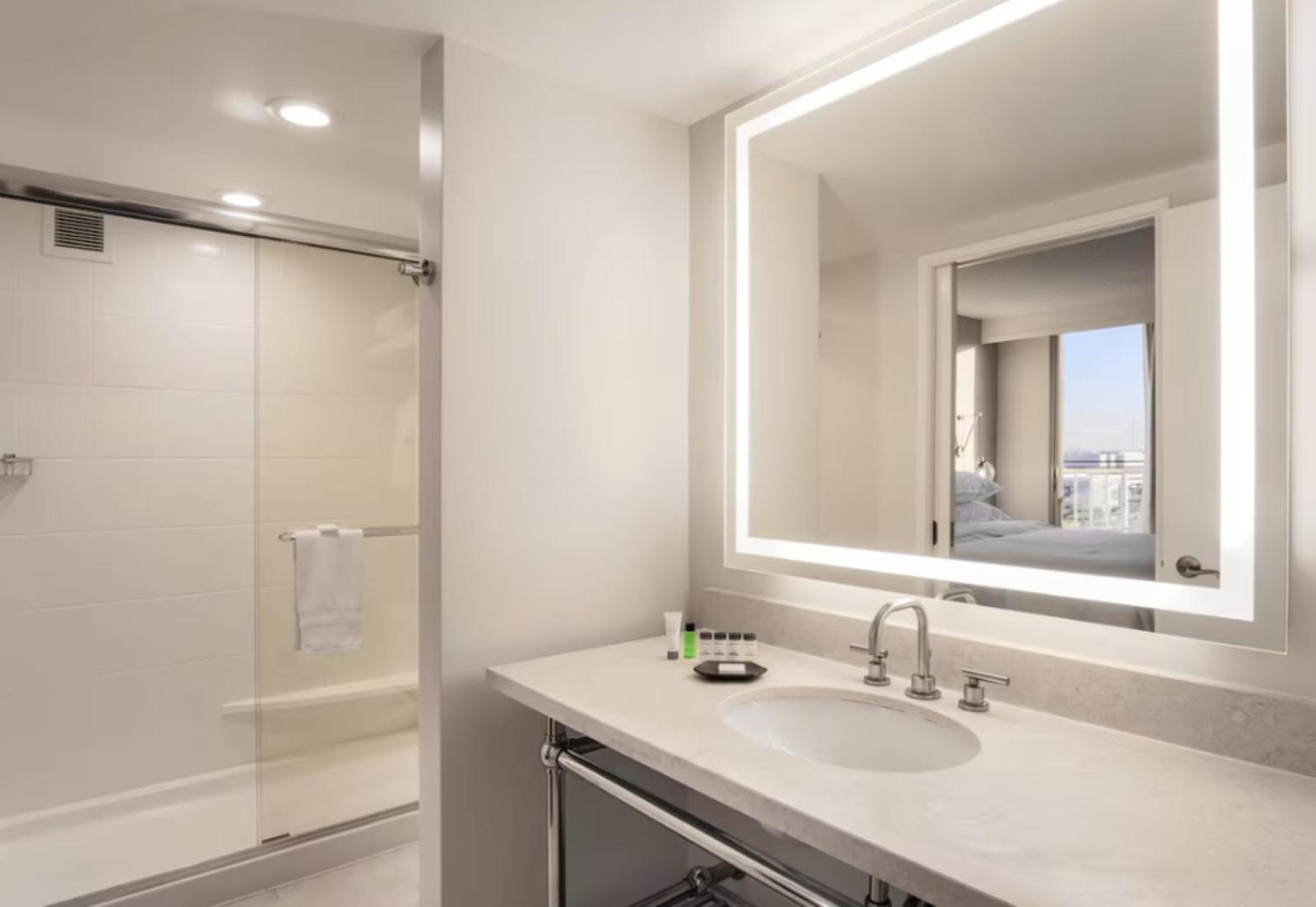 1 King & 1 Queen, Club level, 2 Bedroom Suite, Balcony,1536618748:JPEG