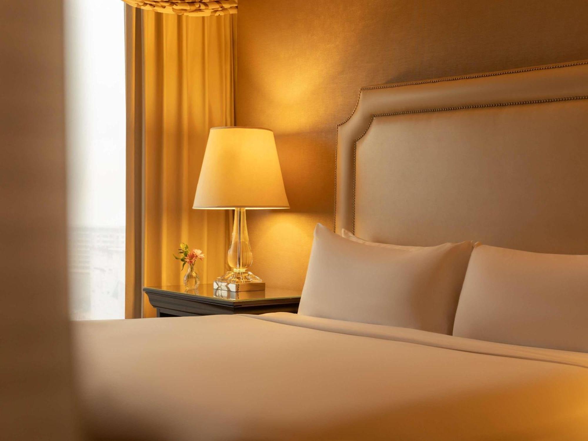 Fairmont Gold Queen Room Two Queen Beds City View