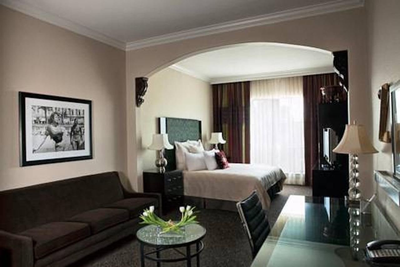 Standard Room, 1 King Bed