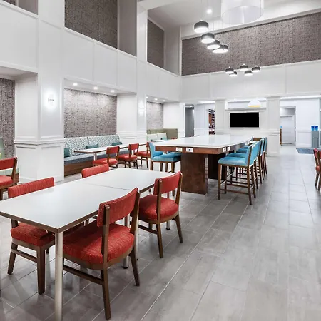 Hampton Inn & Suites Dallas I-30 Cockrell Hill, Tx-3