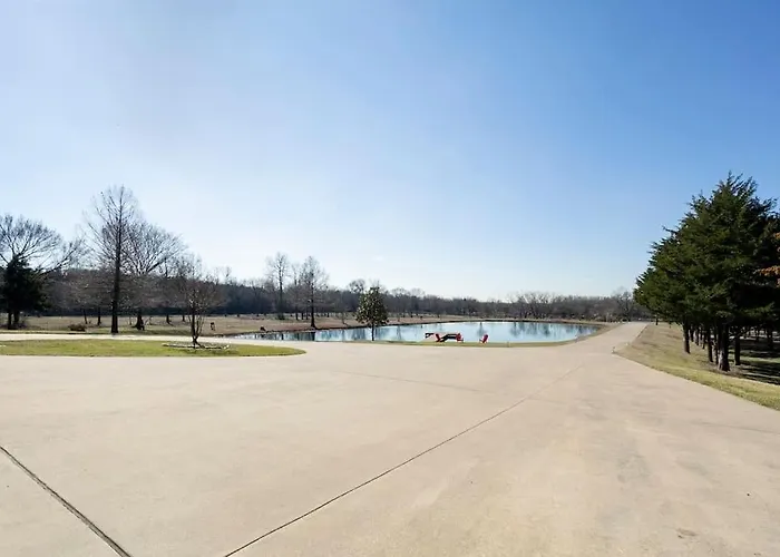 Texas Ranch House With 5 Bedroom And Fish Pond Dallas