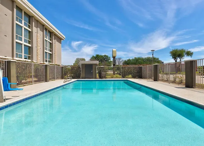 La Quinta By Wyndham Dallas I-35 Walnut Hill Ln