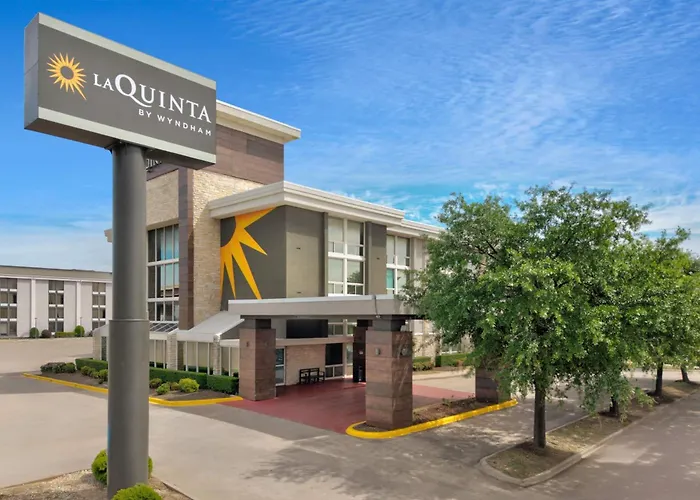 La Quinta By Wyndham Dallas I-35 Walnut Hill Ln Oldham